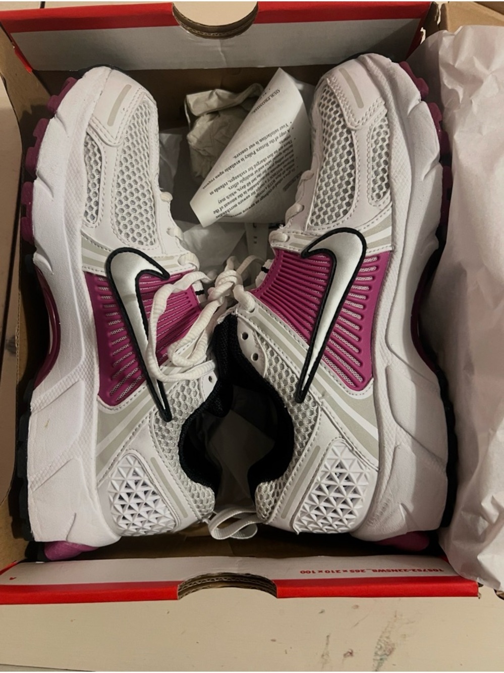 Nike Kids' Vomero 5